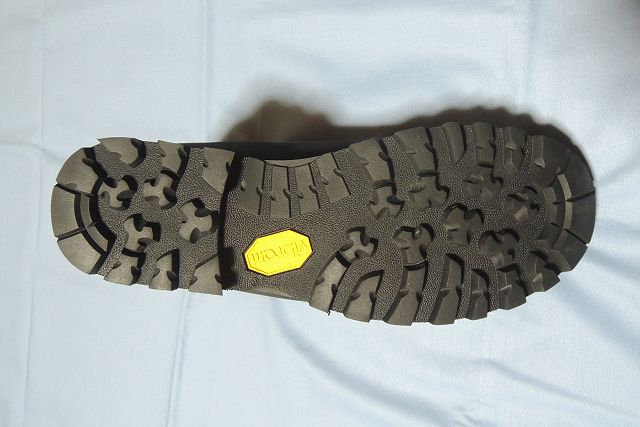 キャラバン グリッド GK88のソール