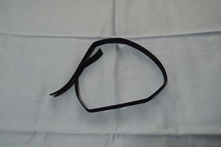 面テープで括られていました