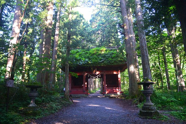 戸隠神社随神門