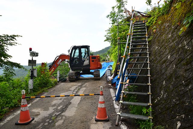 崩壊場所を迂回する階段