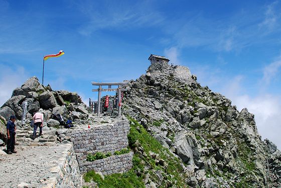 雄山神社峰本社