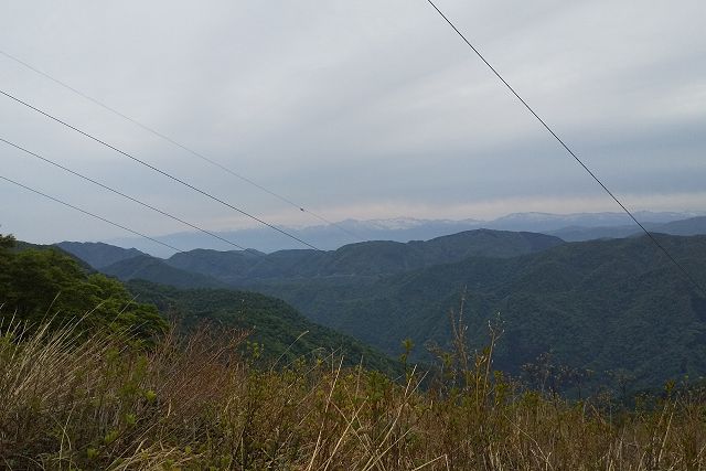 大尾峠から北東に見える山並み「立山連峰」